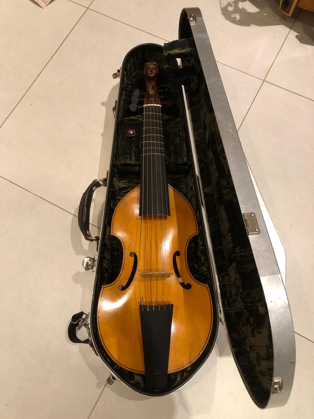 Dessus de viole Calmeille 1.jpg